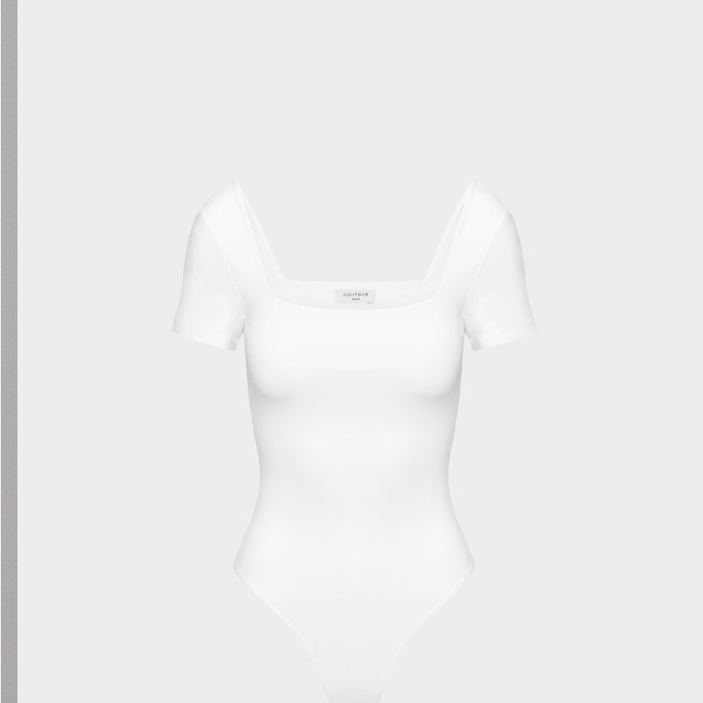 Aritzia Babaton White Short Sleeve Bodysuit